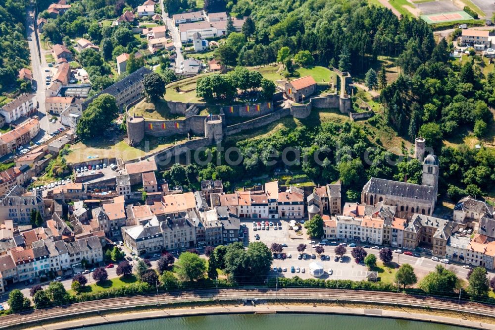 Aerial image Sierck-les-Bains - Village on the river bank areas of the river Mosel in Sierck-les-Bains in Grand Est, France