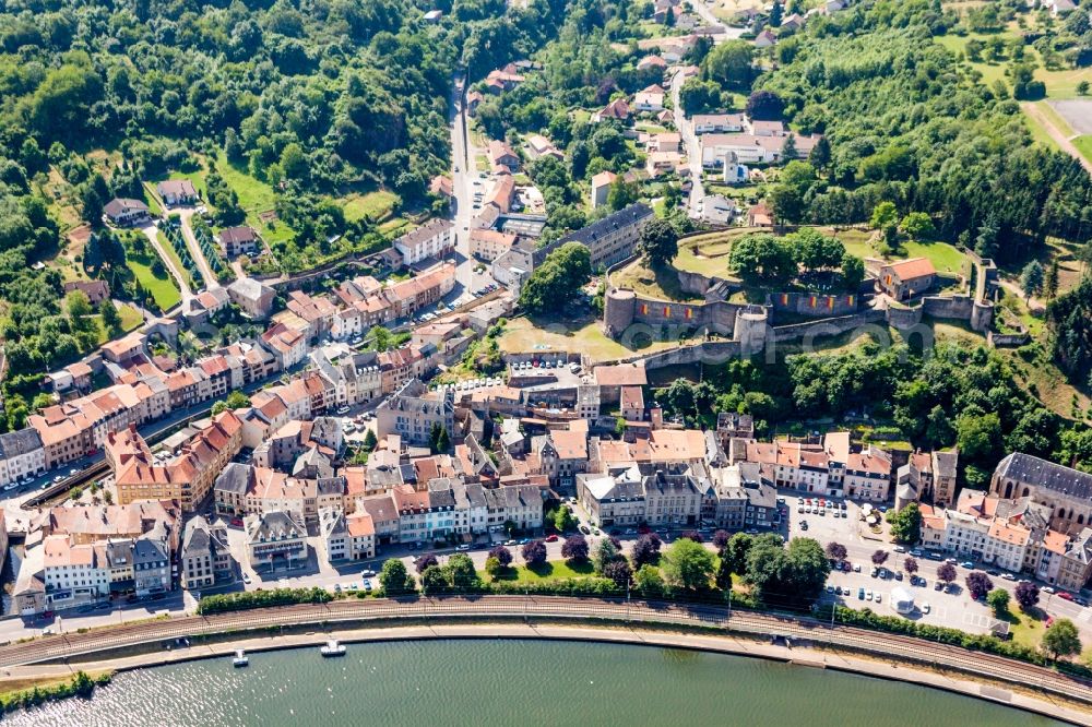 Aerial photograph Sierck-les-Bains - Village on the river bank areas of the river Mosel in Sierck-les-Bains in Grand Est, France