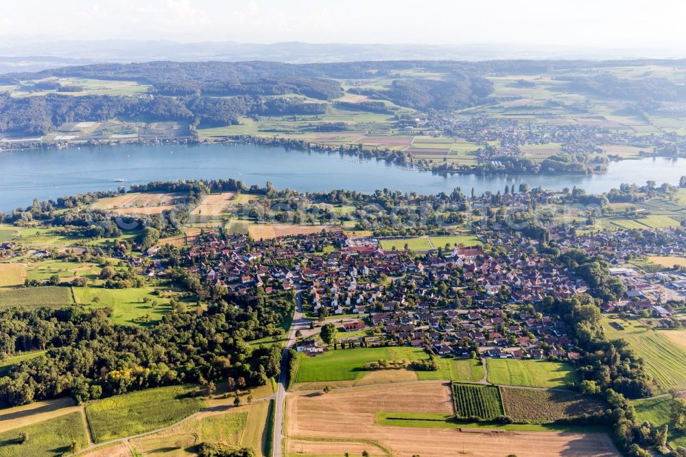 Aerial photograph Öhningen - Village on the river bank areas of the Rhine river near lake of Constance in Oehningen in the state Baden-Wuerttemberg, Germany