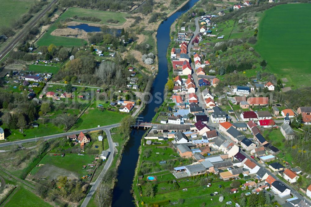 Aerial image Niederfinow - Village center on the river banks of the old Finow on the road L29 in Niederfinow in the state of Brandenburg, Germany