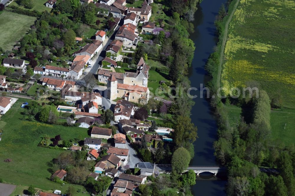 Bonnes from above - Village on the river bank areas La Dronne in Bonnes in Aquitaine Limousin Poitou-Charentes, France