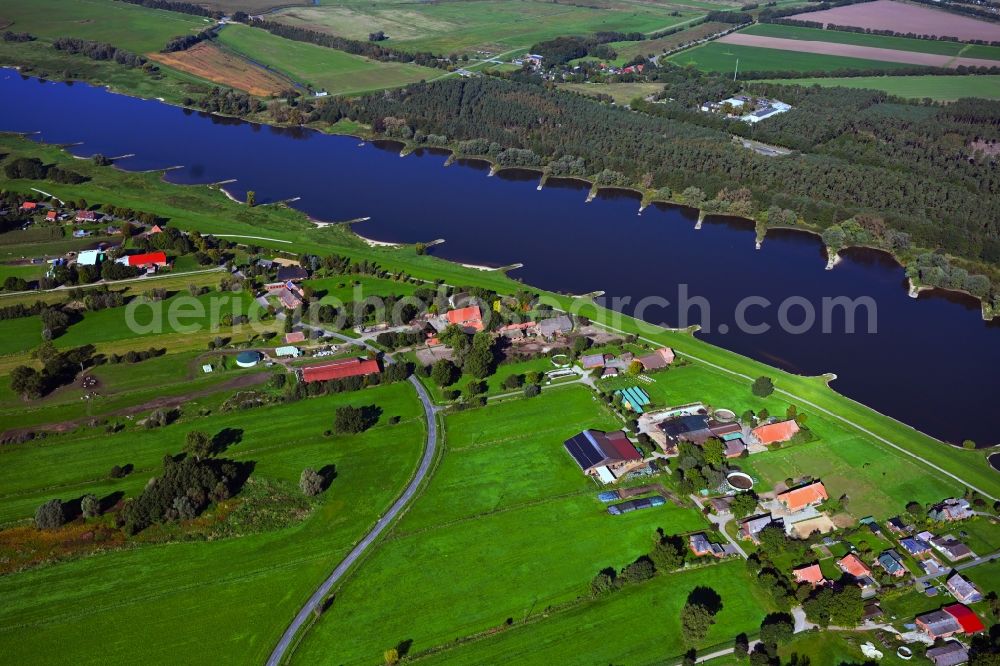 Aerial image Barförde - Village on the river bank areas of the River Elbe in Barfoerde in the state Lower Saxony, Germany