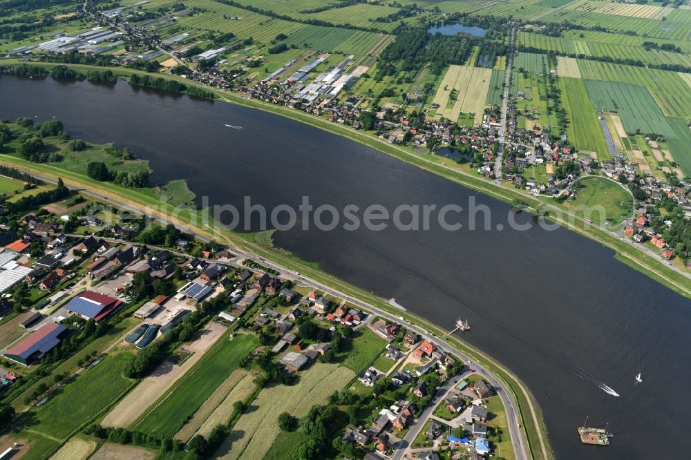 Stelle from above - Village on the river bank areas Elbe in Stelle in the state Lower Saxony