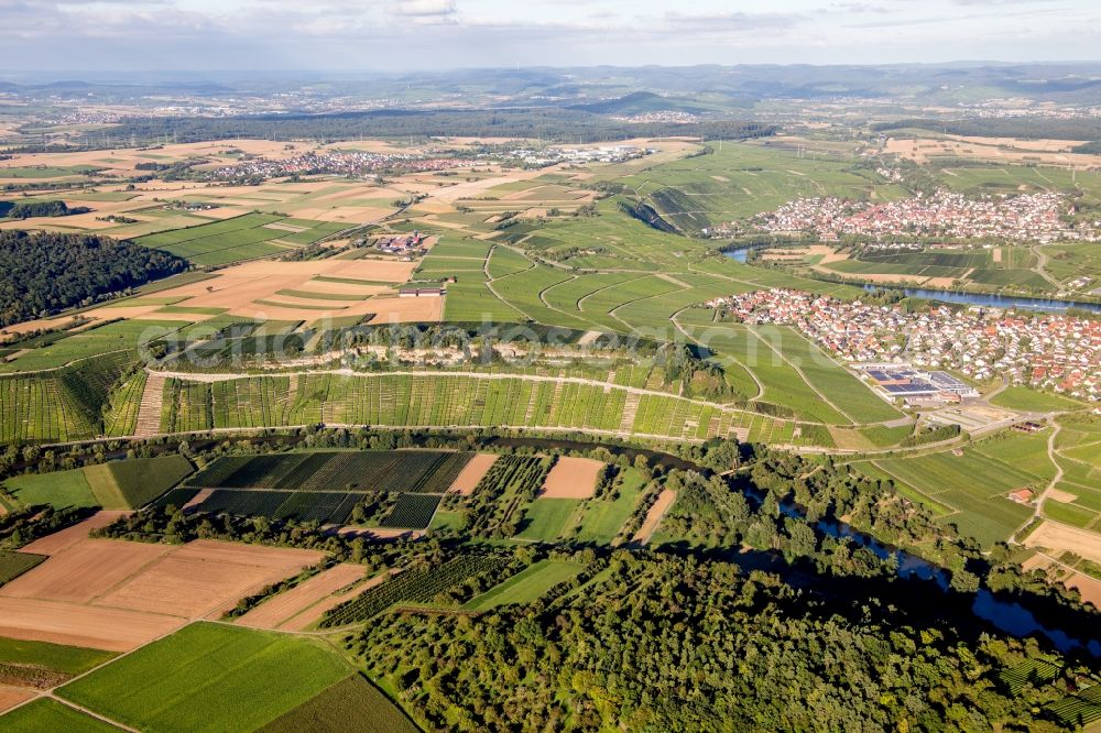 Löchgau from the bird's eye view: Village on the river bank areas of Enz in Loechgau in the state Baden-Wuerttemberg, Germany