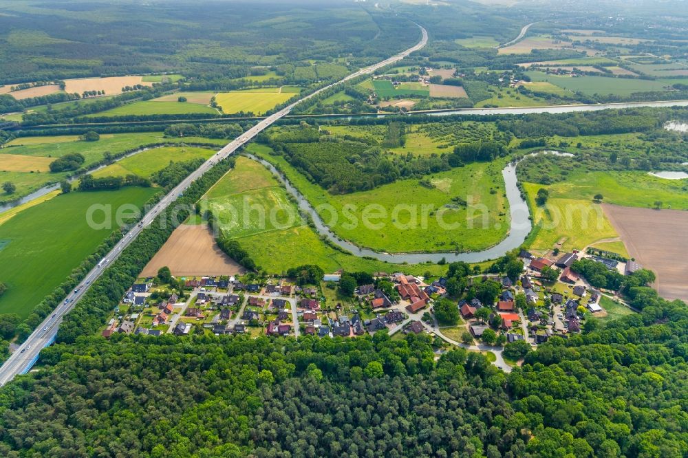 Aerial image Bergbossendorf - Village on the river bank areas of Lippe in Bergbossendorf in the state North Rhine-Westphalia, Germany