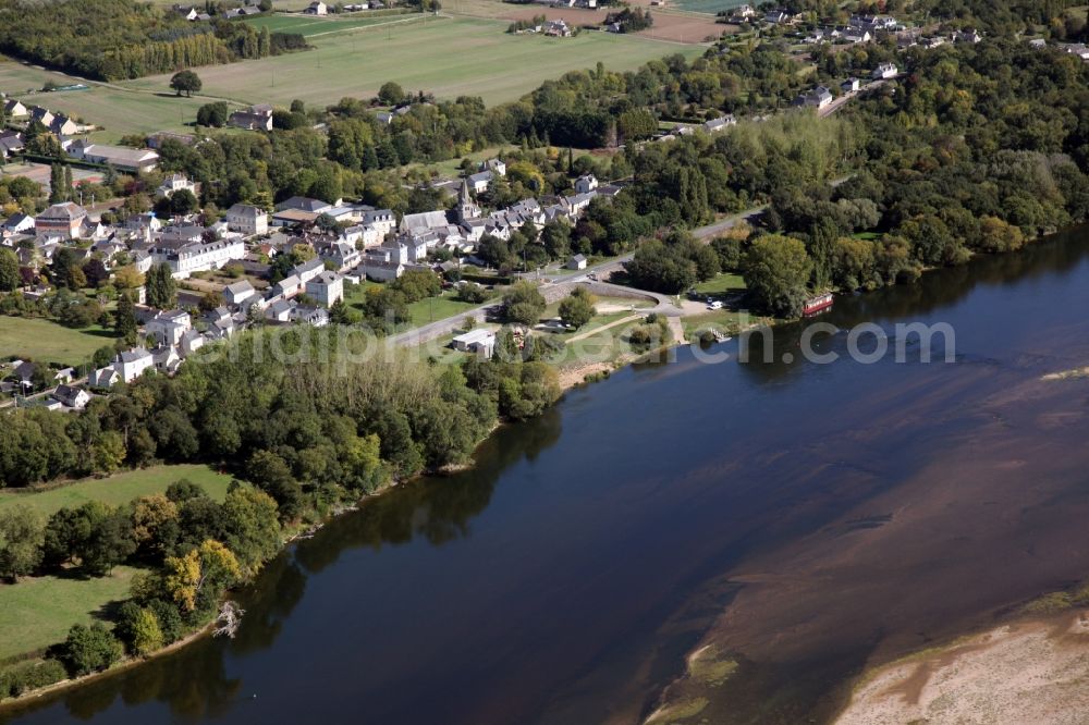 Aerial photograph Saint Martin de la Place - Village on the river bank areas of the Loire in Saint Martin de la Place in Pays de la Loire, France