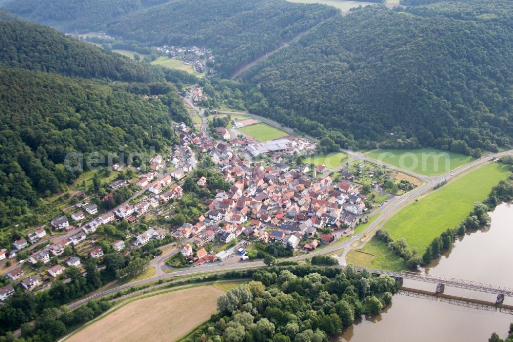 Hasloch from the bird's eye view: Village on the river bank areas of the Main river in Hasloch in the state Bavaria, Germany