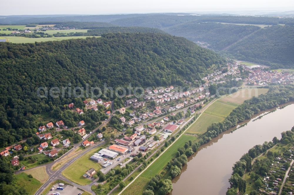 Aerial photograph Hasloch - Village on the river bank areas of the Main river in Hasloch in the state Bavaria, Germany