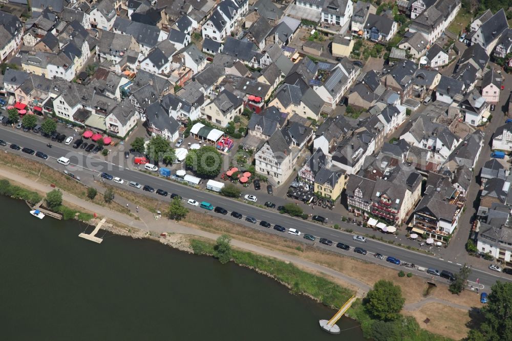 Aerial image Ediger-Eller - Village on the river bank areas of the river Mosel in Ediger-Eller in the state Rhineland-Palatinate, Germany