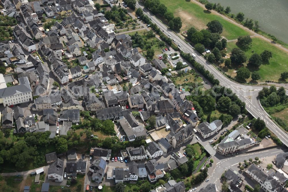 Aerial image Enkirch - Village on the river bank areas of the river Mosel in Enkirch in the state Rhineland-Palatinate, Germany