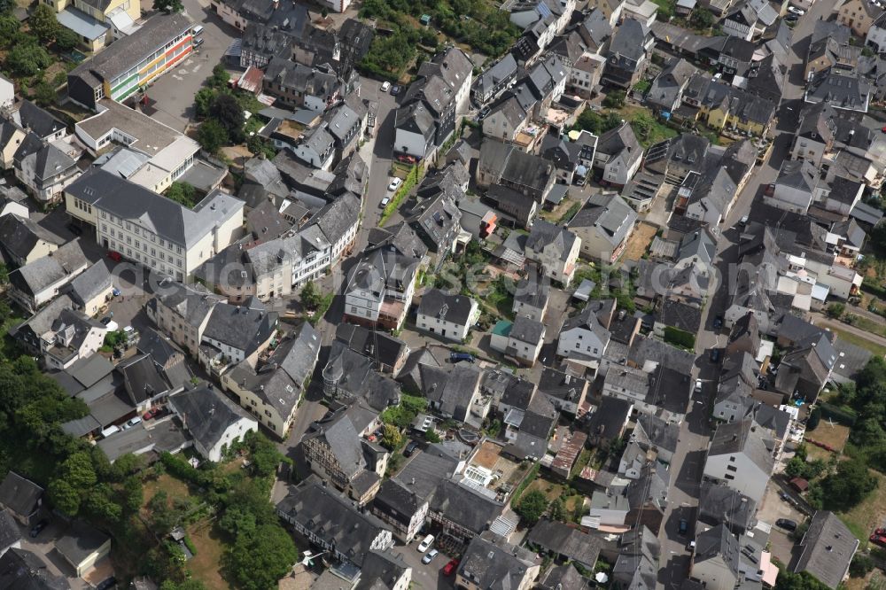 Aerial image Enkirch - Village on the river bank areas of the river Mosel in Enkirch in the state Rhineland-Palatinate, Germany