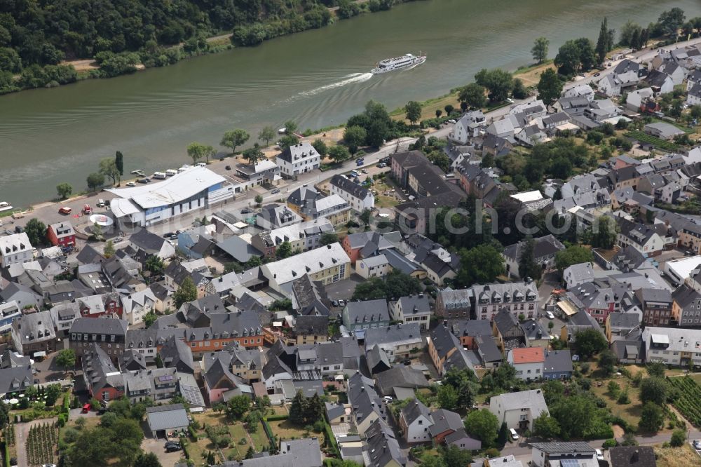 Kröv from above - Village on the river bank areas of the river Mosel in Kroev in the state Rhineland-Palatinate, Germany