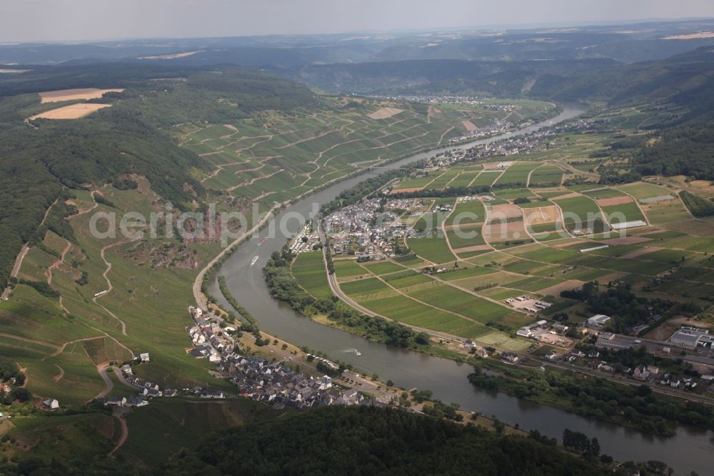 Ürzig from above - Village on the river bank areas of the river Mosel in Uerzig in the state Rhineland-Palatinate, Germany