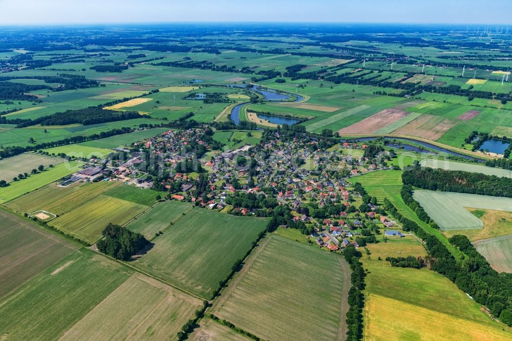 Aerial image Estorf - Village center on the river bank areas of the Oste in Graepel in the state Lower Saxony, Germany