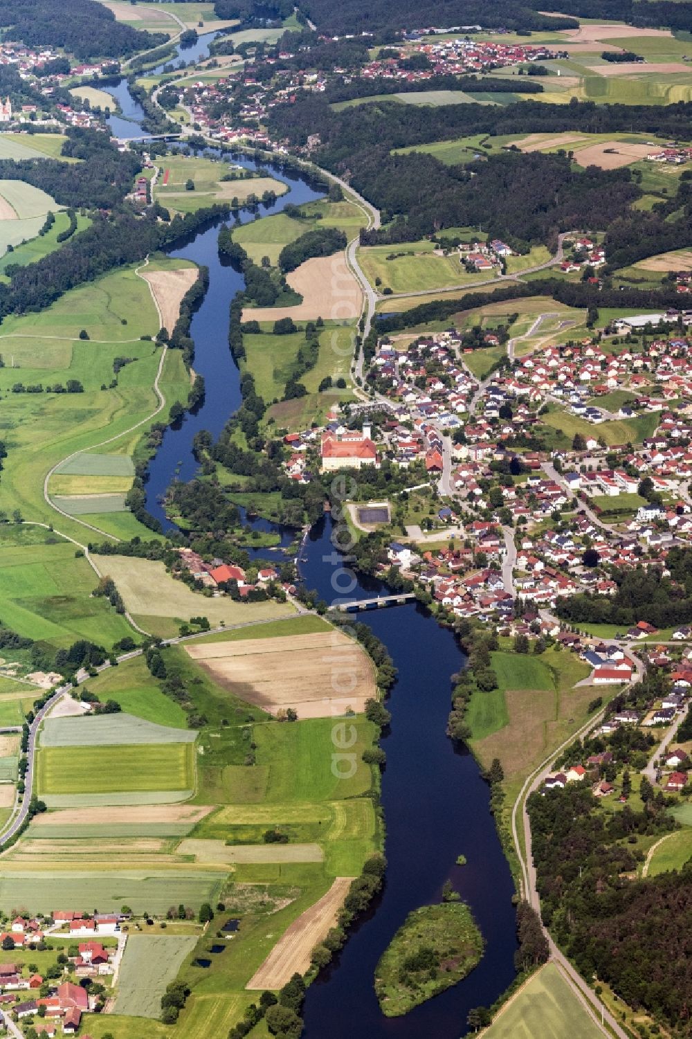 Walderbach from the bird's eye view: Village on the river bank areas of Regen in Walderbach in the state Bavaria, Germany