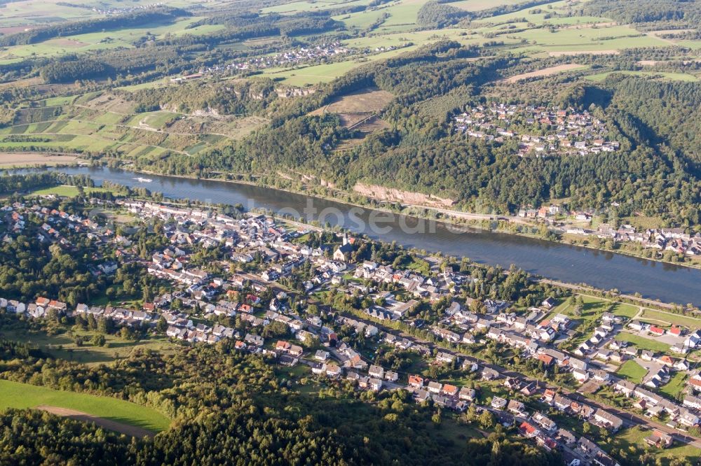 Aerial photograph Wasserliesch - Village on the river bank areas in Wasserliesch in the state Rhineland-Palatinate, Germany