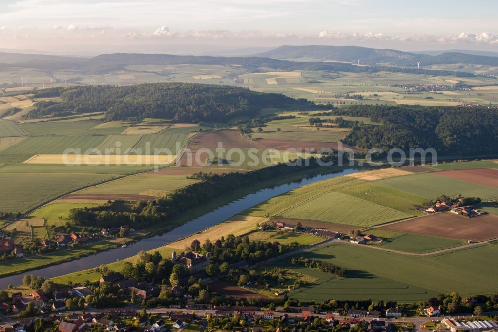 Hehlen from above - Village on the river bank areas of the Weser river in the district Daspe in Hehlen in the state Lower Saxony, Germany