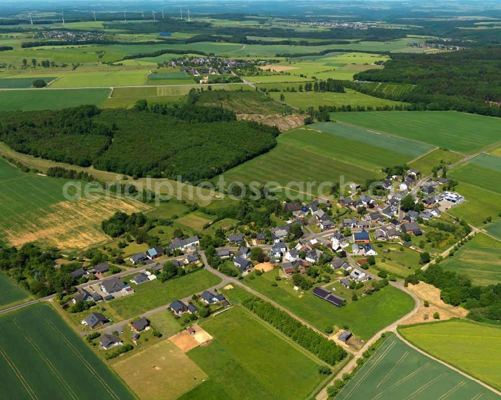 Aerial photograph Hundheim, Bell (Hunsrück) - Village core in Hundheim, Bell (Hunsrueck) in the state Rhineland-Palatinate