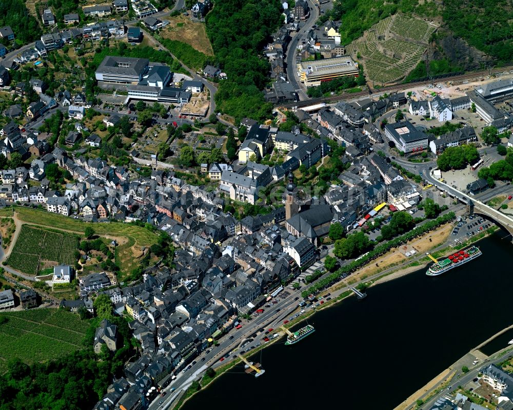 Aerial image Zell (Mosel) - Village core of in Zell (Mosel) in the state Rhineland-Palatinate