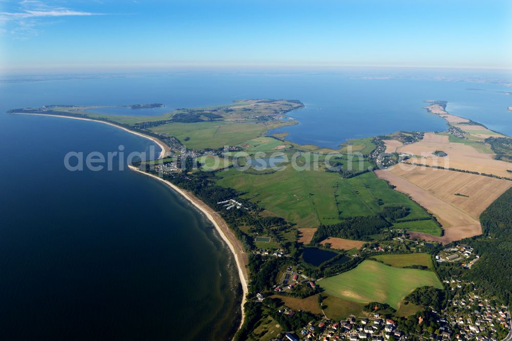 Lobbe from the bird's eye view: Village on marine coastal area of of Baltic Sea in Lobbe on the island of Ruegen in the state Mecklenburg - Western Pomerania, Germany