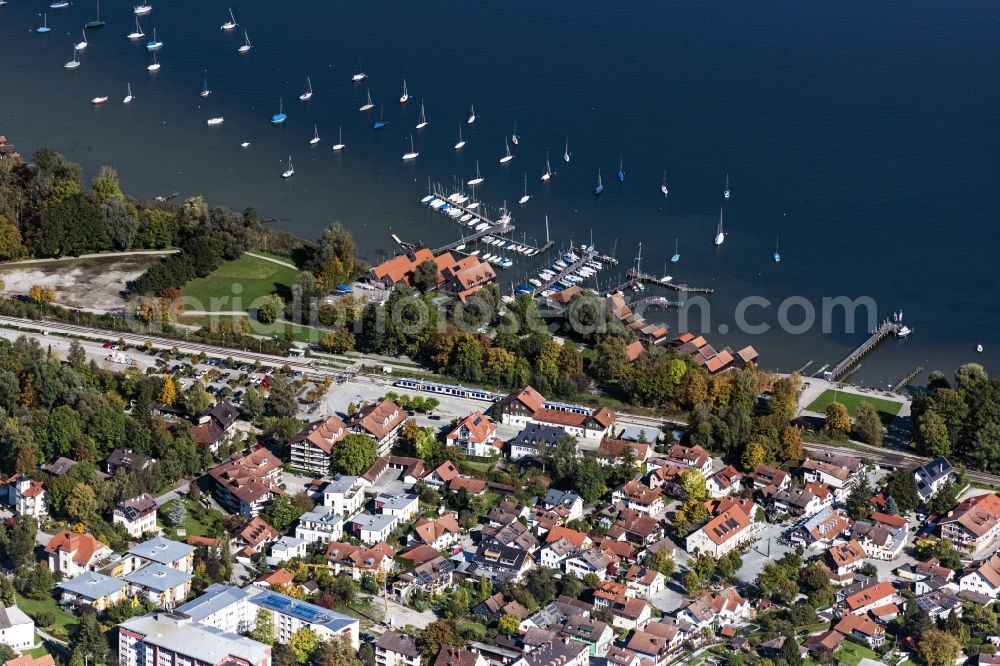 Aerial photograph Dießen am Ammersee - Village on the lake bank areas of Ammersee in Diessen am Ammersee in the state Bavaria, Germany