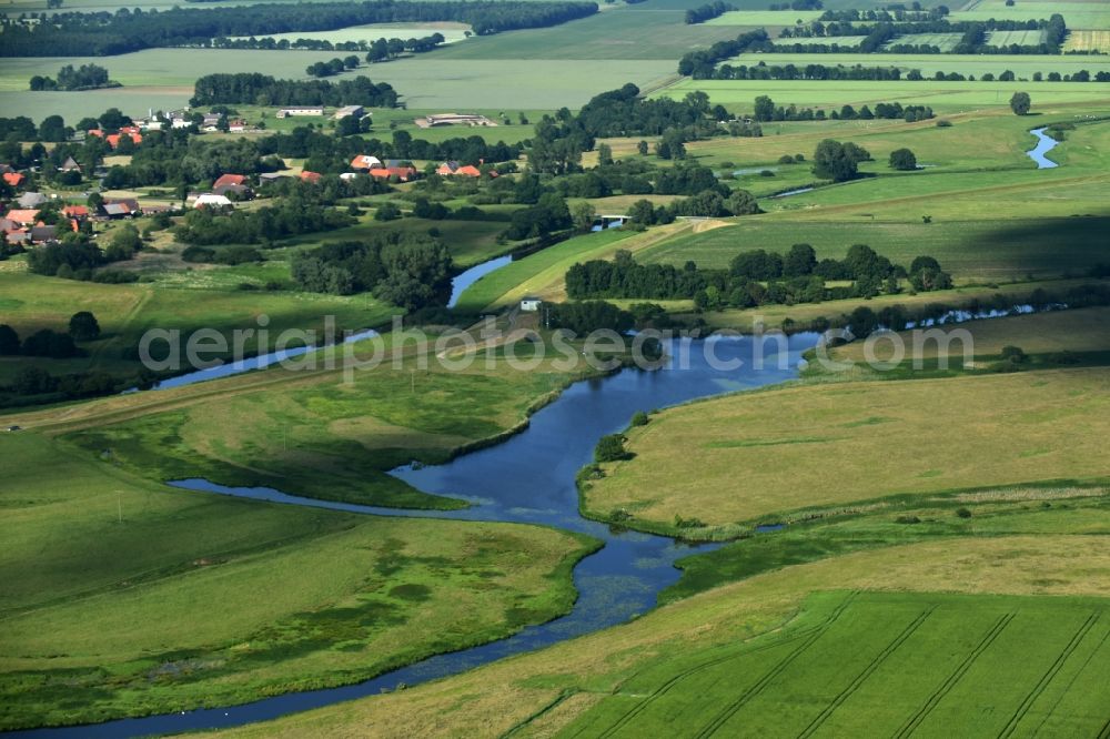 Aerial photograph Teldau - Village on the lake bank areas Burgsee in Teldau in the state Mecklenburg - Western Pomerania