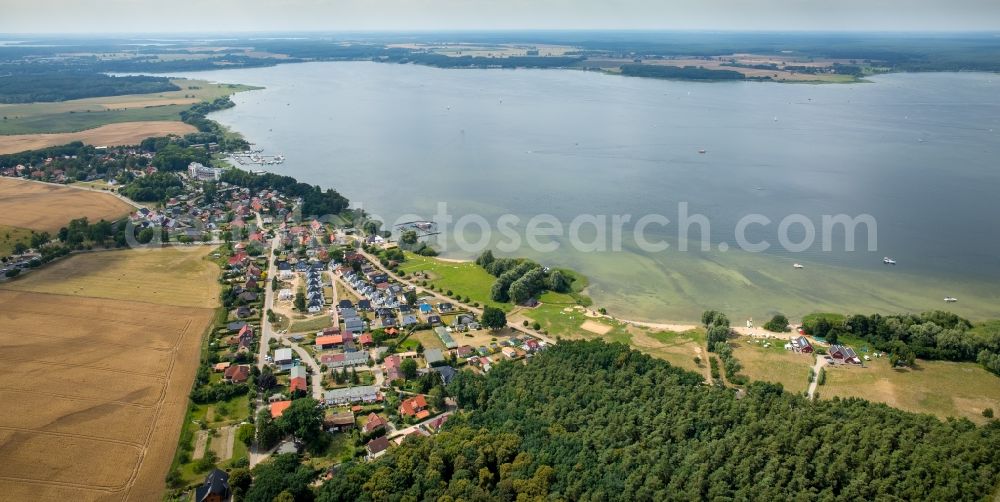 Aerial image Untergöhren - Village on the lake bank areas of Fleesen lake in Untergoehren in the state Mecklenburg - Western Pomerania