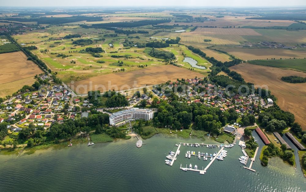 Untergöhren from the bird's eye view: Village on the lake bank areas of Fleesen lake in Untergoehren in the state Mecklenburg - Western Pomerania