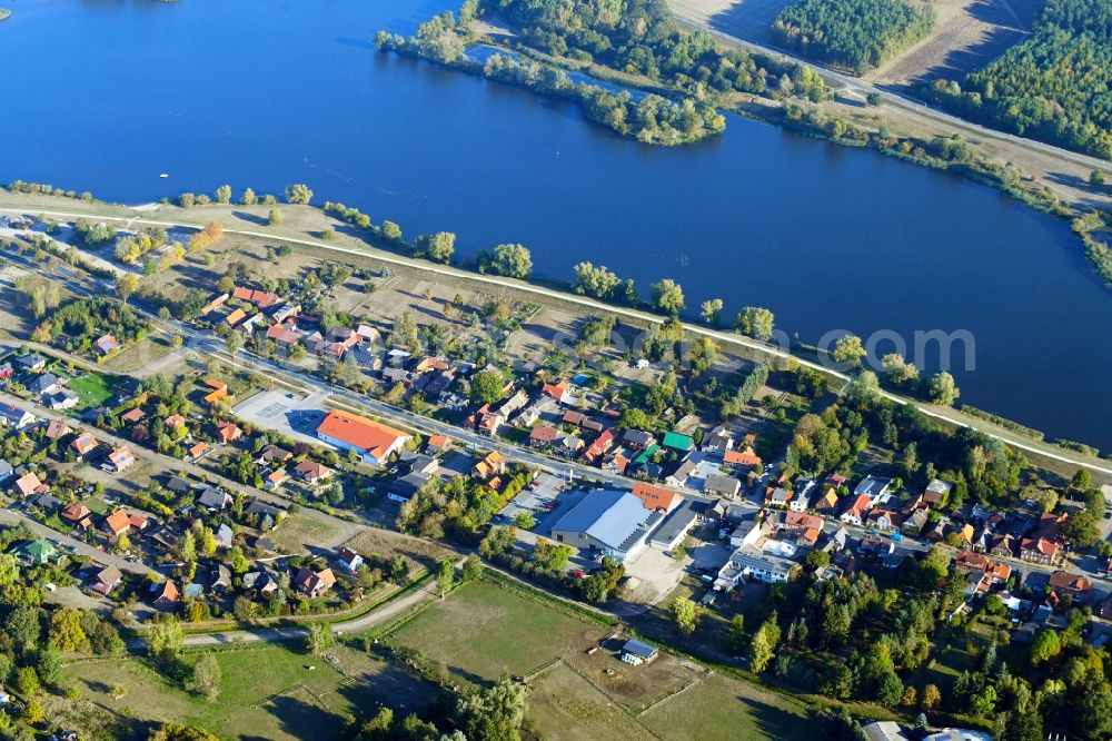 Gartow from above - Village on the lake bank areas Gartower See in Gartow in the state Lower Saxony, Germany