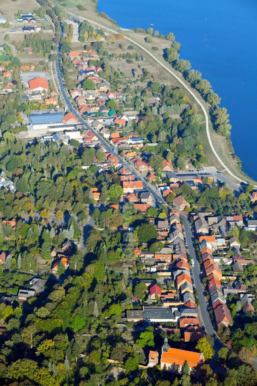 Gartow from above - Village on the lake bank areas Gartower See in Gartow in the state Lower Saxony, Germany