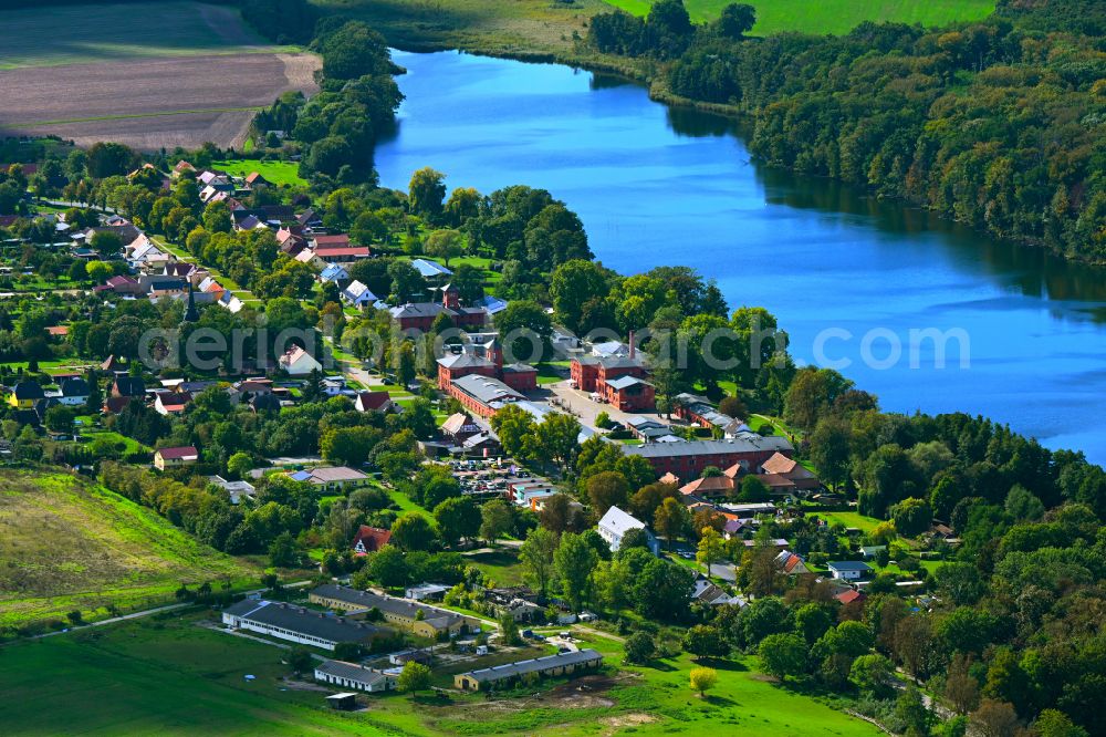 Aerial image Groß Behnitz - Village on the lake bank areas Gross Behnitzer See in Gross Behnitz in the state Brandenburg, Germany