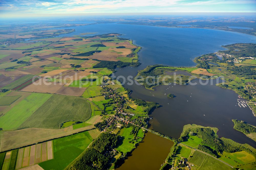 Vipperow from the bird's eye view: Village on the lake bank areas of lake Kleine Mueritz in Vipperow in the state Mecklenburg - Western Pomerania, Germany