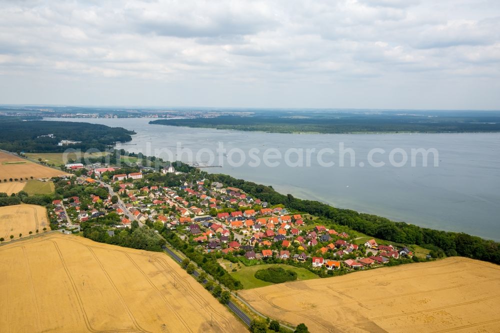 Aerial photograph Klink - Village on the lake bank areas of lake Mueritz in Klink in the state Mecklenburg - Western Pomerania