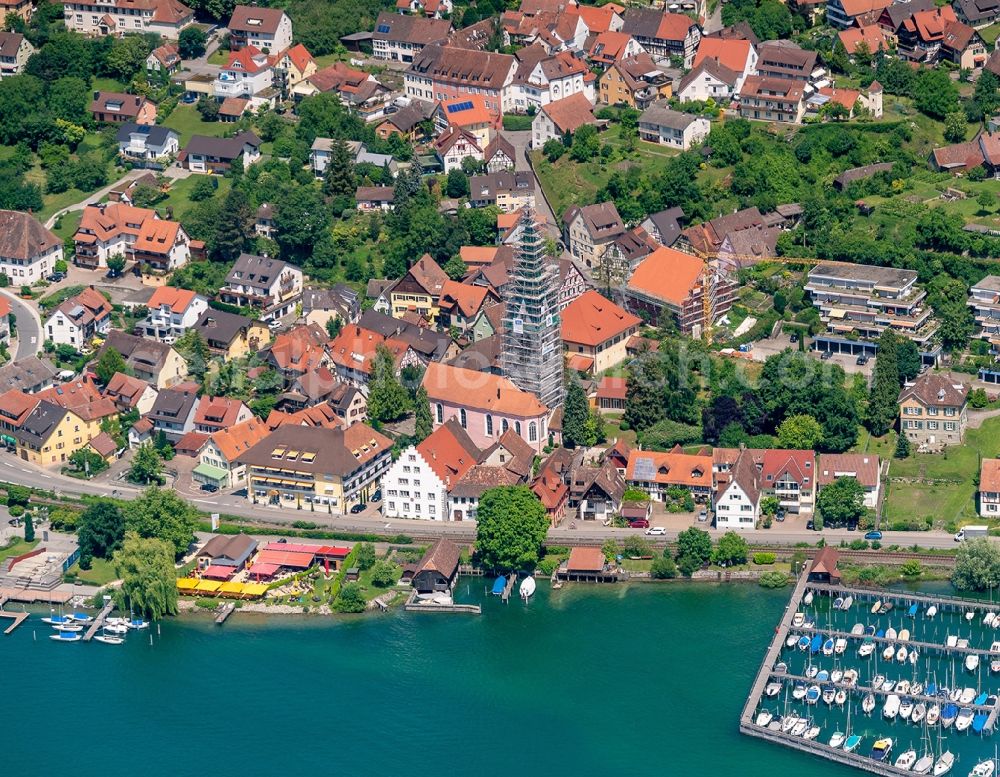 Aerial image Sipplingen - Village on the lake bank areas Sipplingen on Bodensee in Sipplingen in the state Baden-Wuerttemberg, Germany