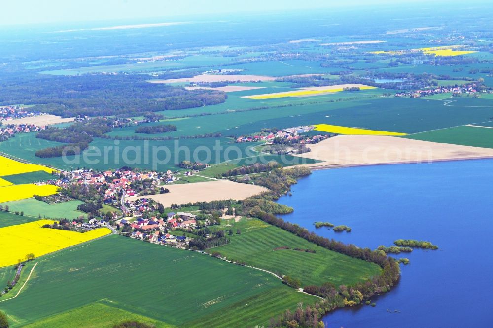 Aerial image Quatitz - Village on the lake bank areas Talsperre Bautzen in Quatitz in the state Saxony, Germany