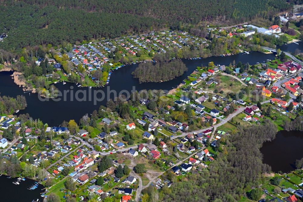 Wernsdorf from the bird's eye view: Village on the lake bank areas Wernsdorfer See - Krossinsee in Wernsdorf in the state Brandenburg, Germany