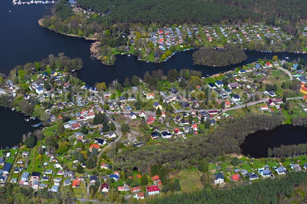 Aerial photograph Wernsdorf - Village on the lake bank areas Wernsdorfer See - Krossinsee in Wernsdorf in the state Brandenburg, Germany