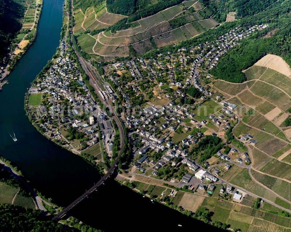 Aerial photograph Bullay - Village core of in Bullay in the state Rhineland-Palatinate