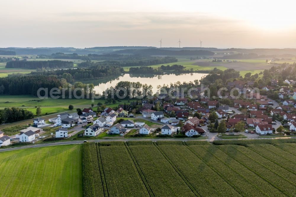 Ruschweiler from the bird's eye view: Village on the lake bank areas of Lake fo Ruschweiler and Volz in Ruschweiler in the state Baden-Wurttemberg, Germany