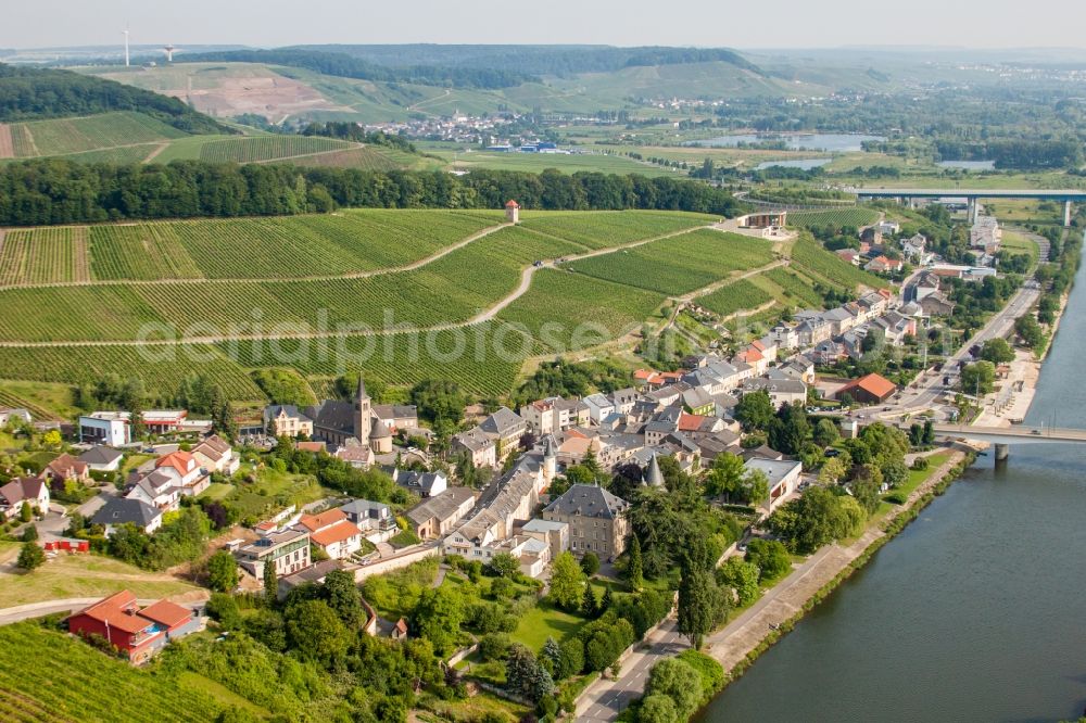 Aerial photograph Schengen - Village on the river bank areas of the river Mosel in Schengen in Distrikt Greiwemaacher, Luxembourg