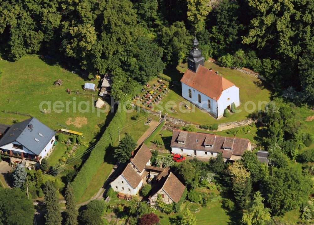 Döbritz from above - Village church Döbritz overlooking the adjoining graveyard in Döbritz in the state of Thuringia