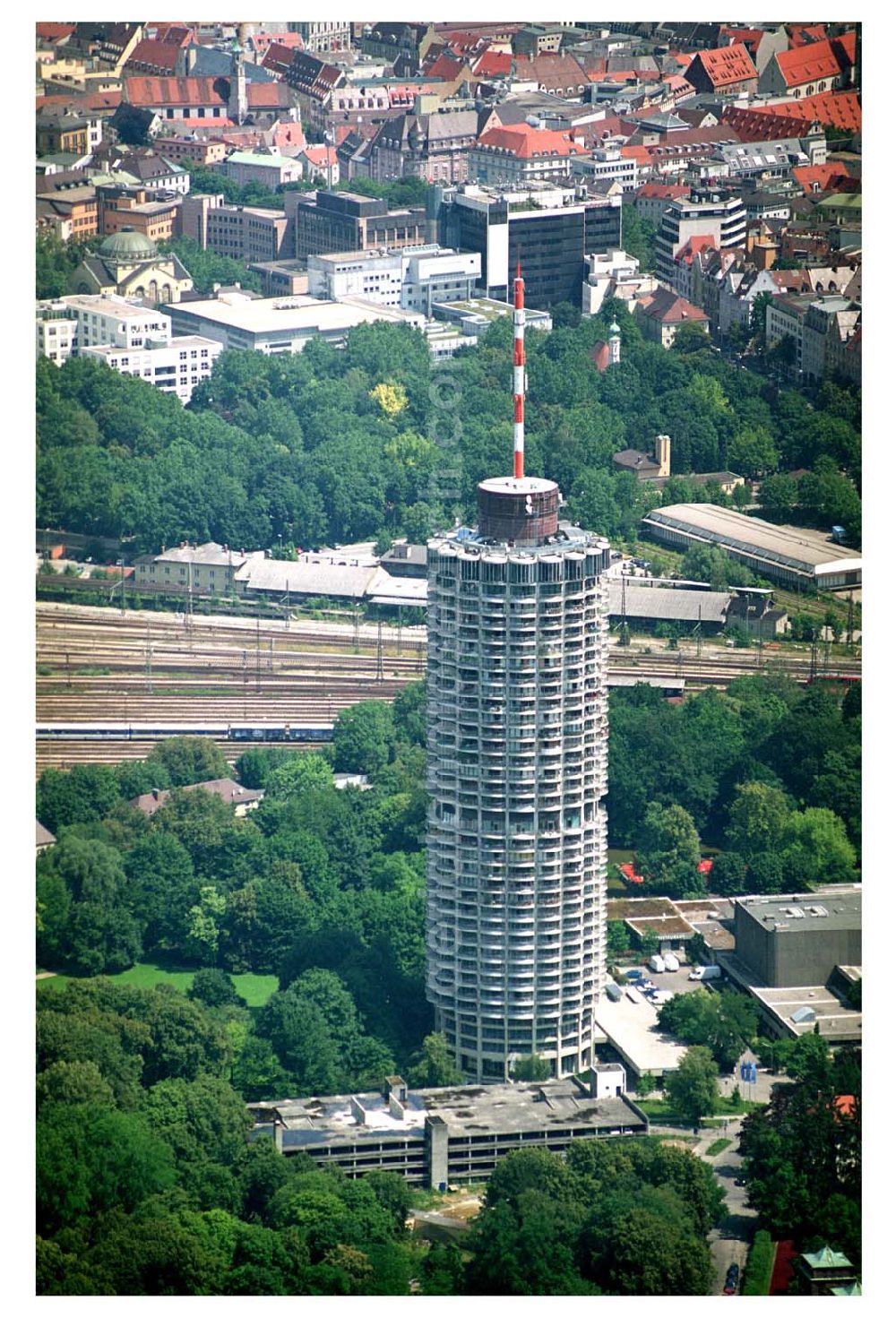 Augsburg / Bayern from above - 12.07.2005 Augsburg (Bayern) Dorint **** Hotel Augsburg Umbau und Modernisierung, Neubau eines Konferenzbereiches Imhofstraße 12 86159 Augsburg