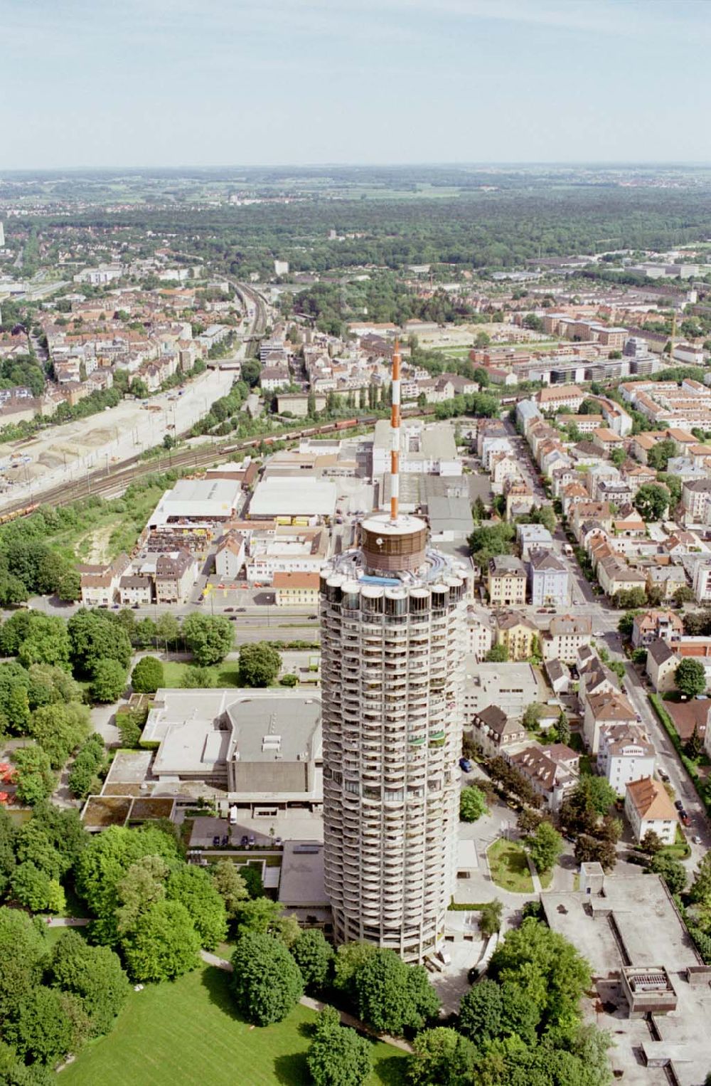 Aerial image Augsburg / Bayern - Dorint **** Hotel Augsburg Umbau und Modernisierung, Neubau eines Konferenzbereiches Imhofstraße 12 86159 Augsburg 24.05.03