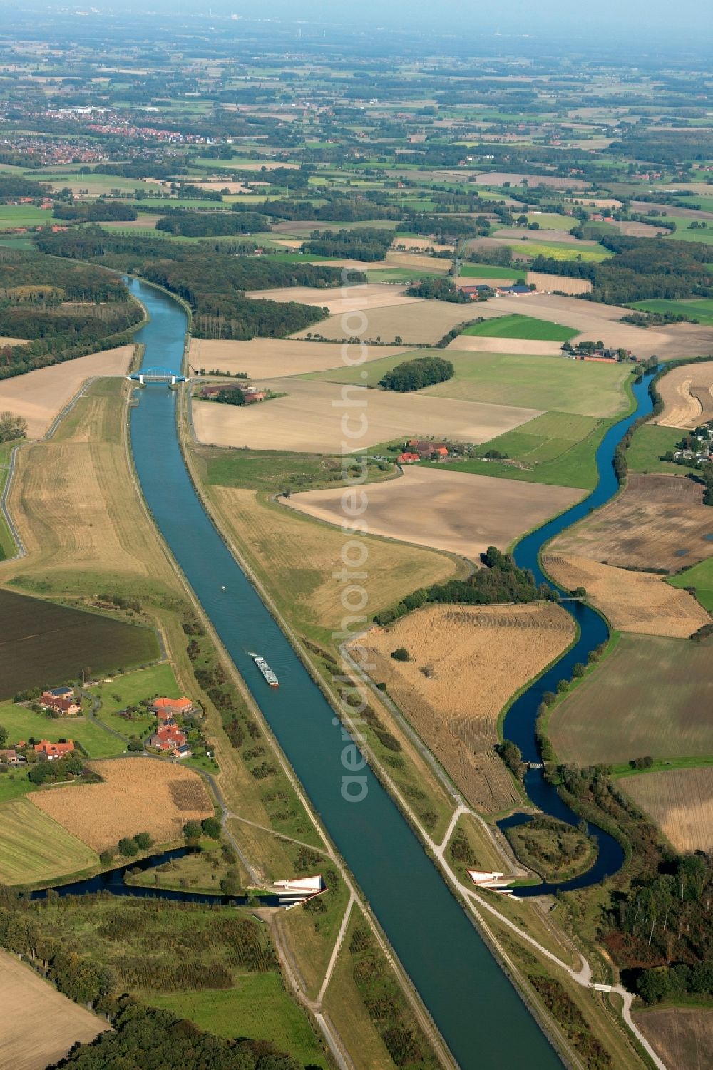 Olfen from the bird's eye view: View of the Dortmund-Ems-Canal in Olfen in the state of North Rhine-Westphalia