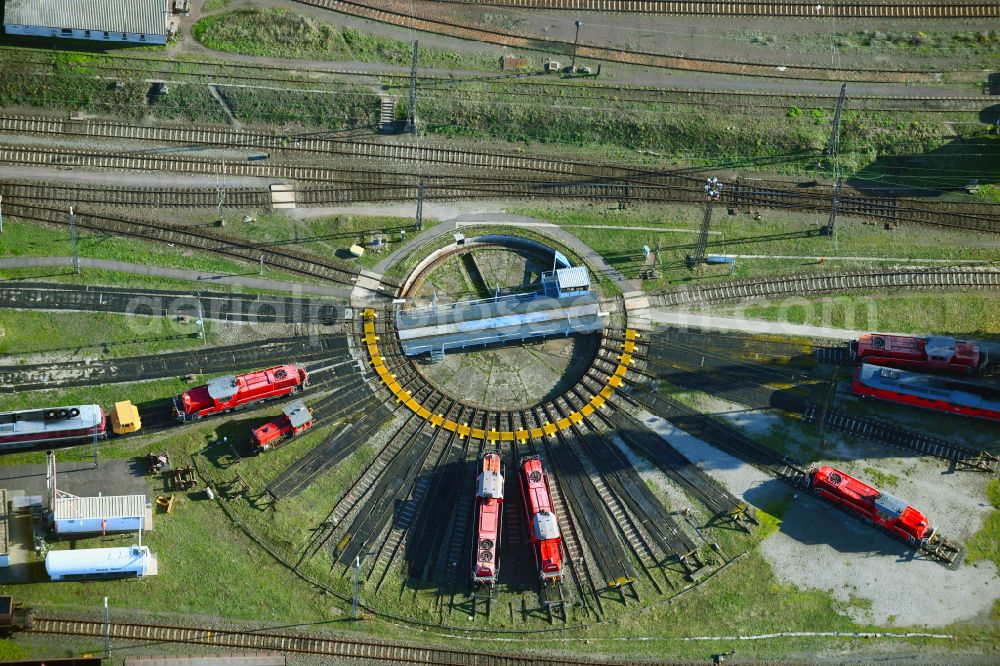 Aerial image Magdeburg - Bridge girders in the circle center of the turntable at the depot of the railway depot .. in the district Rothensee in Magdeburg in the state Saxony-Anhalt, Germany