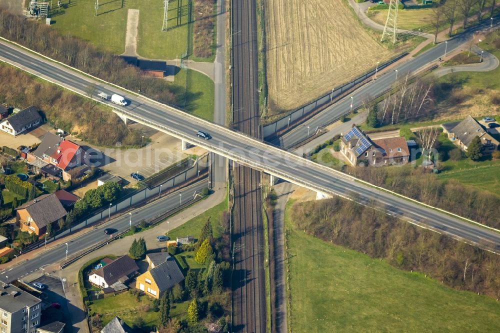 Aerial photograph Wesel - Three-storey bridge crossing on the railway line in Wesel on the Lower Rhine in North Rhine-Westphalia