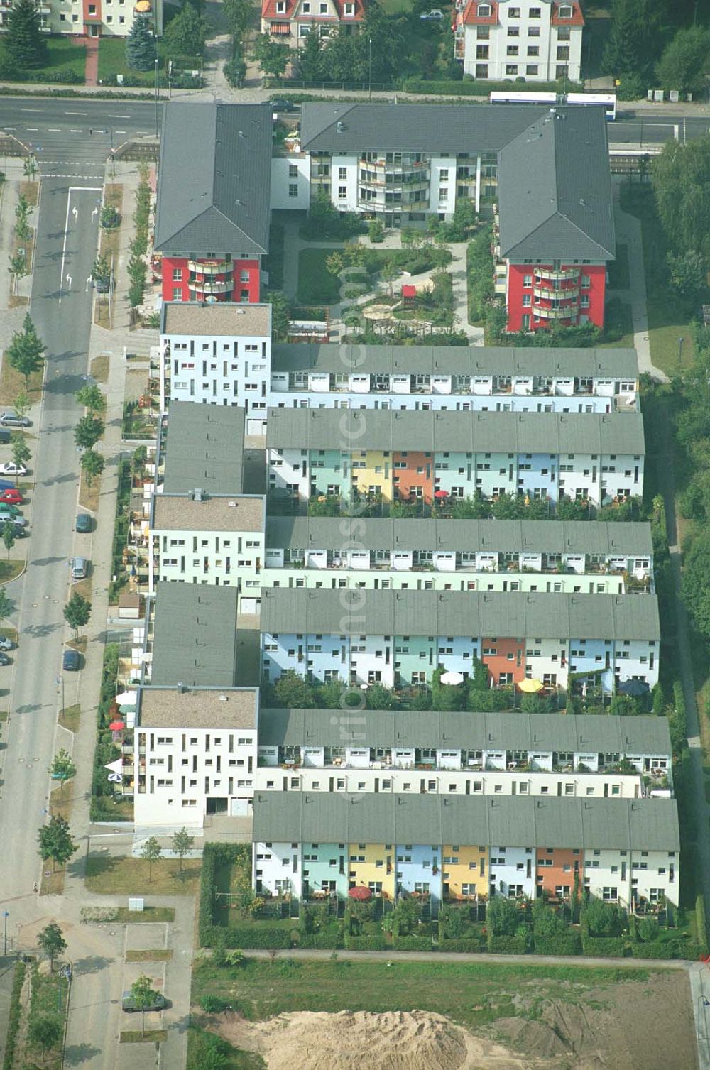 Dresden ( Sachsen ) from the bird's eye view: 11.09.2005: Dresden Erweiterungsbaustelle am Wohnpark der HVB Immobilien AG an der Königsbrücker Landstraße östlich des Flughafens Dresden-Klotsche.