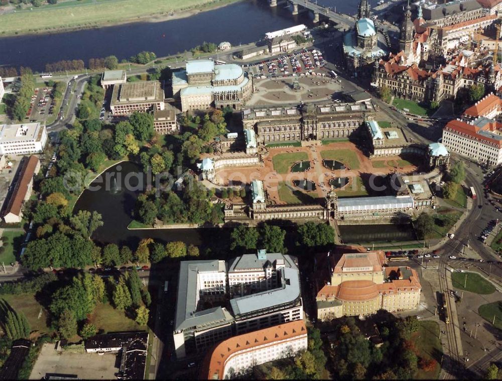 Dresden from the bird's eye view: Dresdner Bank - Neubau am Zwinger in der Dresdner Altstadt