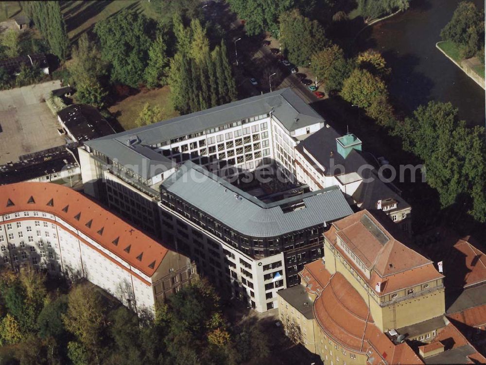 Dresden from the bird's eye view: Dresdner Bank - Neubau am Zwinger in der Dresdner Altstadt