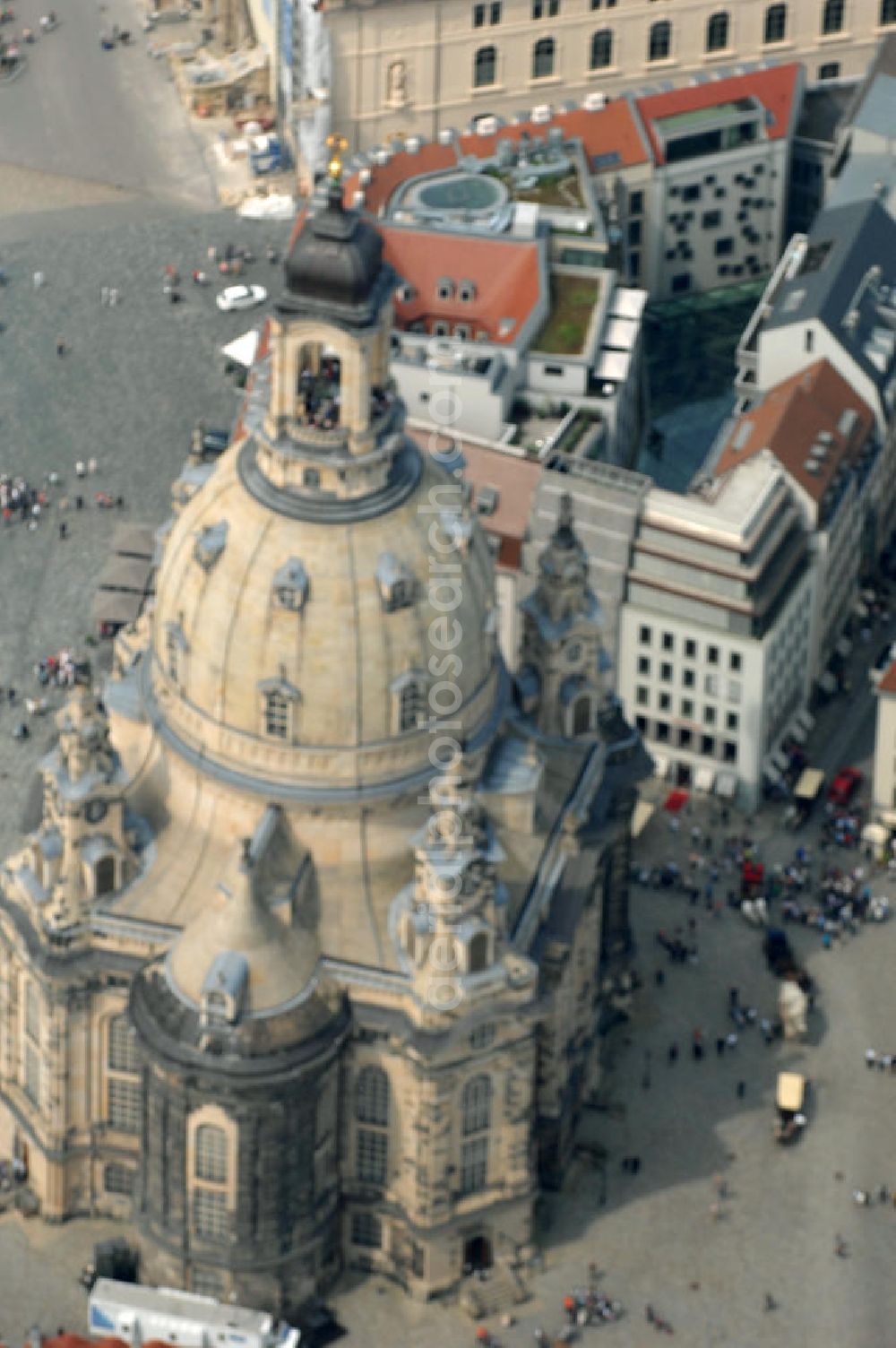 Dresden from above - Blick auf die wiederhergestellte Dresdner Frauenkirche, der evangelisch-lutherische Kirche des Barocks und der prägende Monumentalbau des Dresdner Neumarkt. View of the restored Frauenkirche in Dresden, the Evangelical-Lutheran Church of the Baroque and monumental building of the Neumarkt.